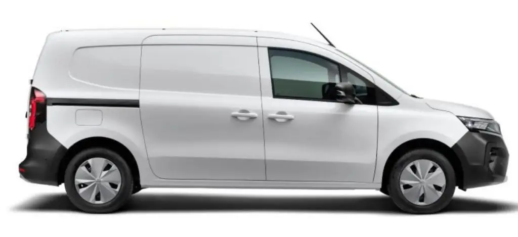 Nissan Townstar L2 in Seitenansicht, weißer Kastenwagen vor weißem Hintergrund.